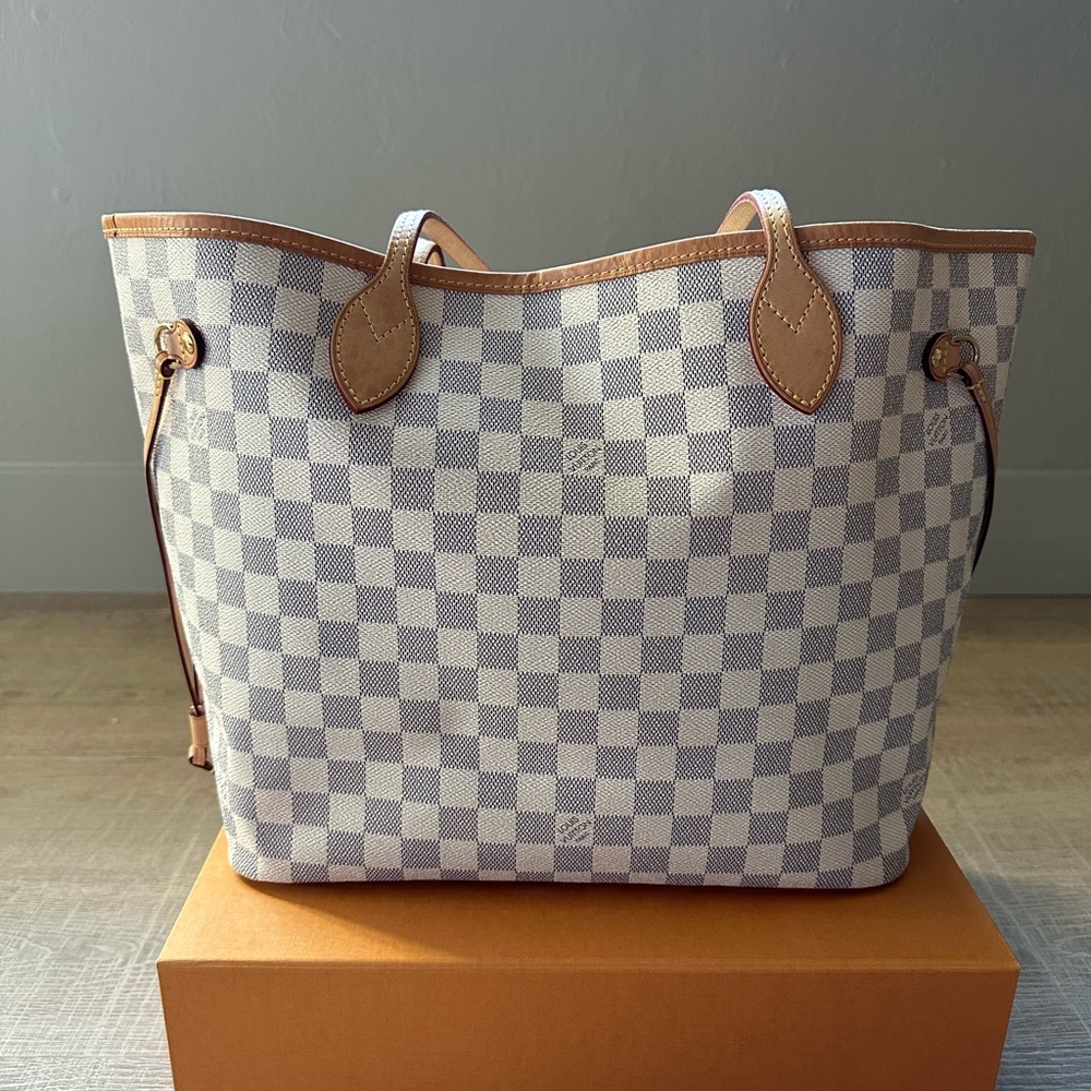🛍️ Louis Vuitton Neverfull MM Damier Azur W/ Beige Interior & Removable Pouch.